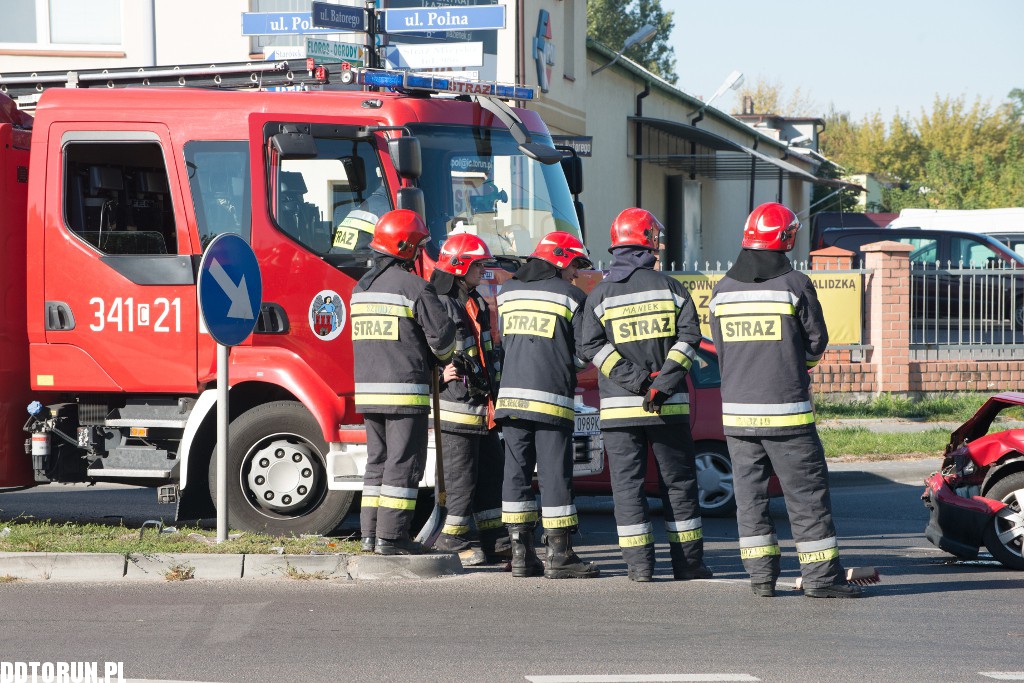 Groźna kolizja na ulicy Polnej i Batorego