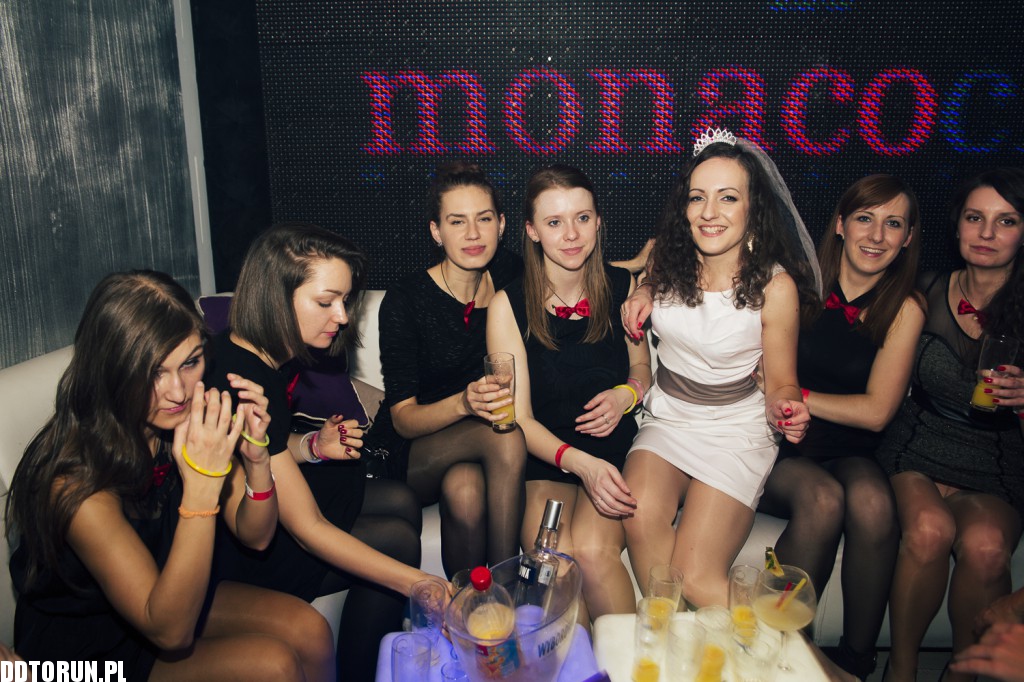 Sobotnia noc w Monaco Club