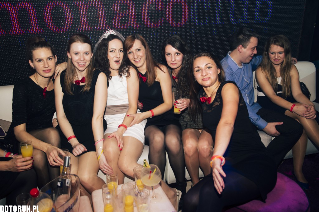 Sobotnia noc w Monaco Club