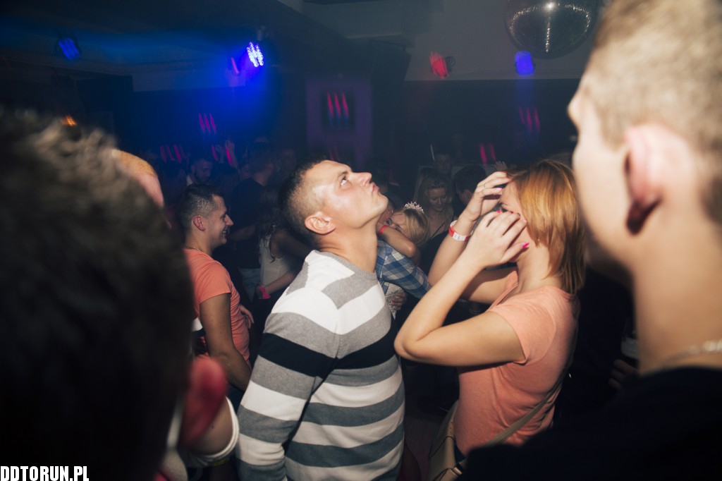 Sobotnia noc w Monaco Club