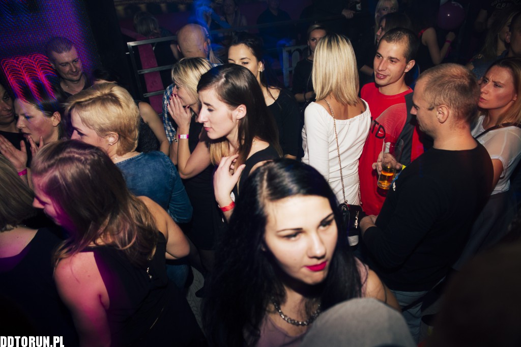 Sobotnia noc w Monaco Club