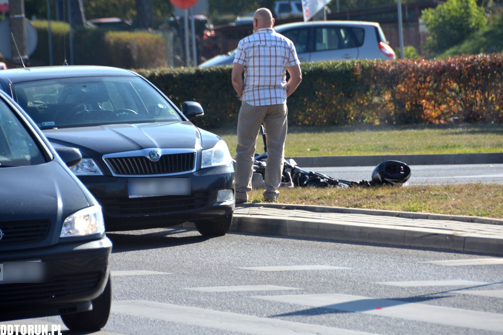 Motocyklista kontra samochód