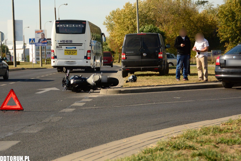 Motocyklista kontra samochód