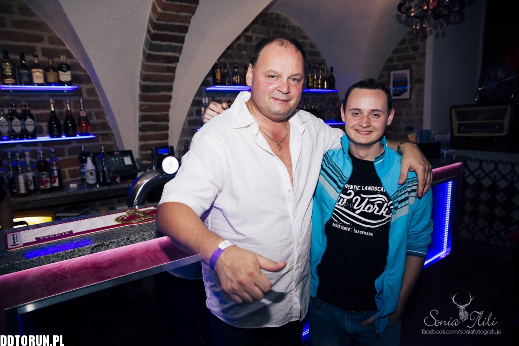 Sobotnia noc w Dancing Gold
