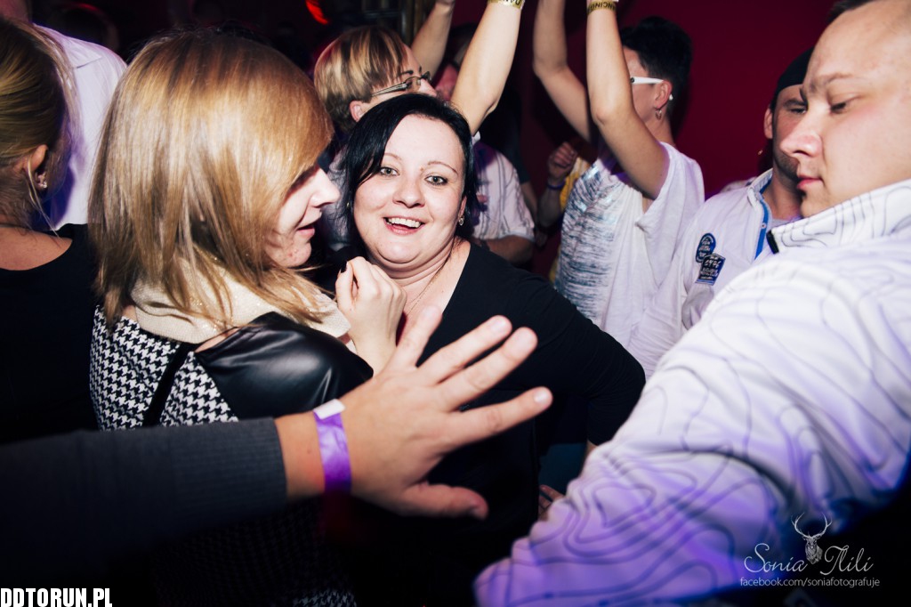 Sobotnia noc w Dancing Gold