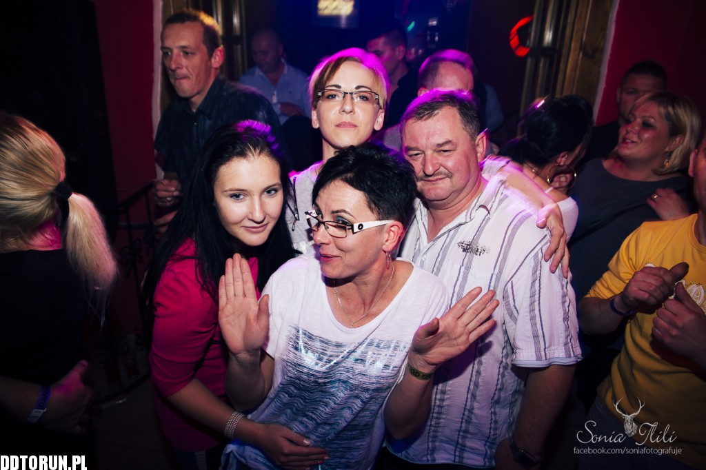 Sobotnia noc w Dancing Gold