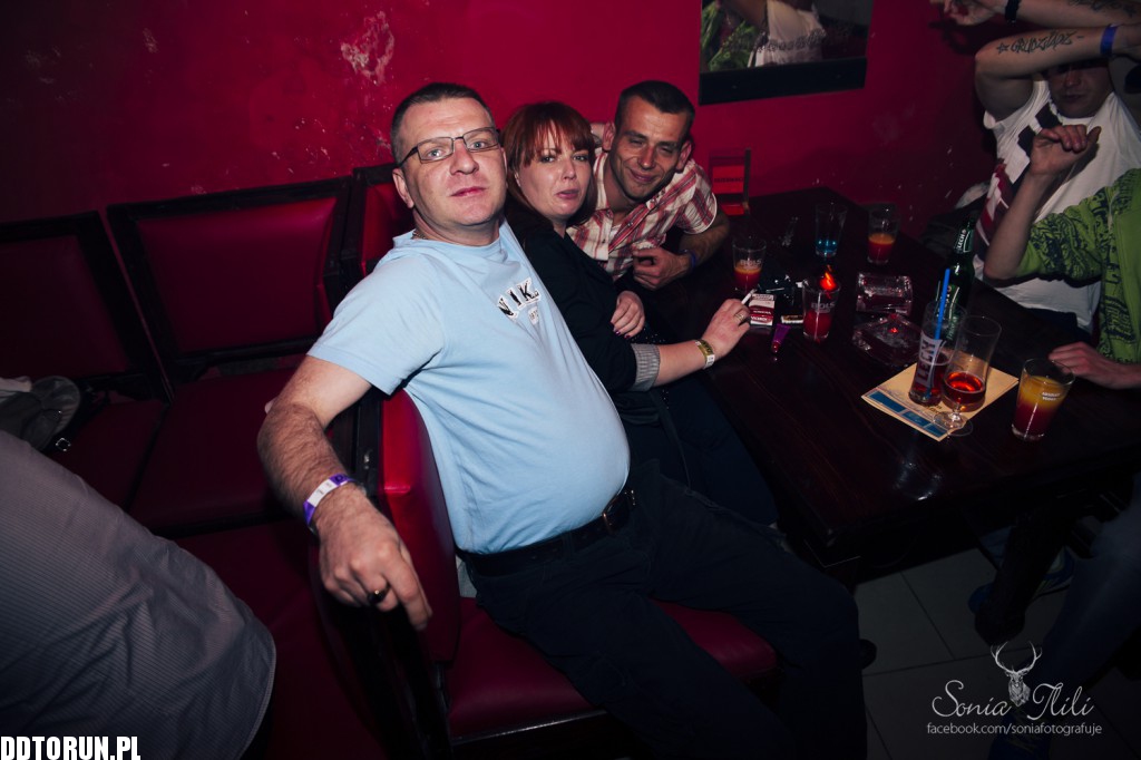 Sobotnia noc w Dancing Gold