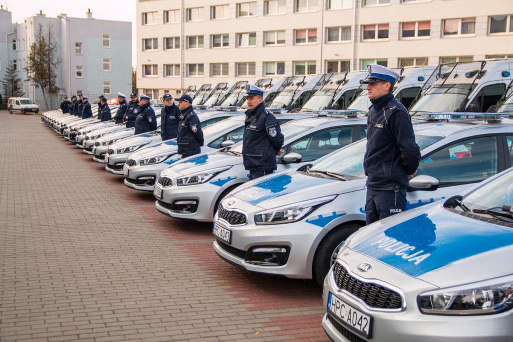 Policjanci mają nowe samochody
