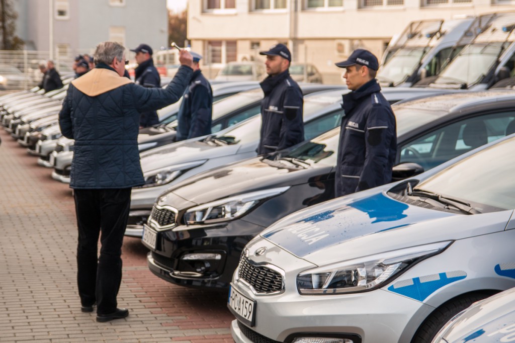 Policjanci mają nowe samochody