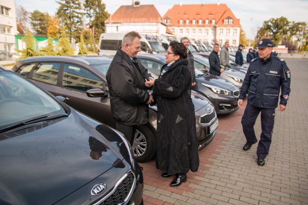 Policjanci mają nowe samochody