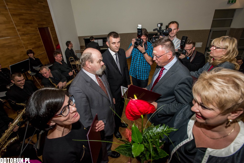 Wręczenie nagród nauczycielom