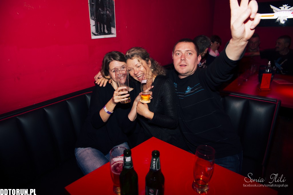 Sobotnia noc w Dancing Gold