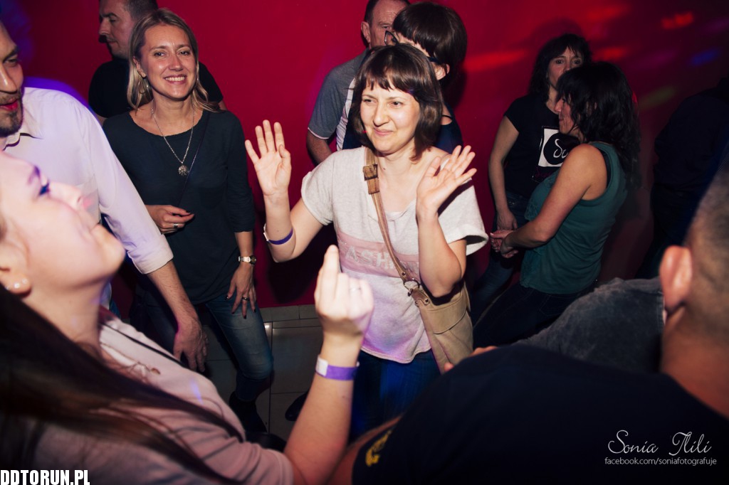 Sobotnia noc w Dancing Gold