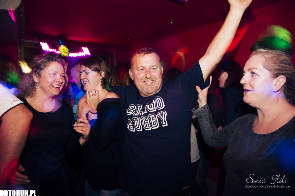 Sobotnia noc w Dancing Gold