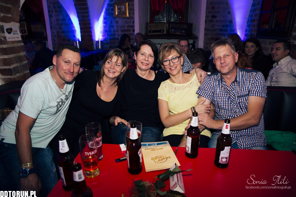 Sobotnia noc w Dancing Gold