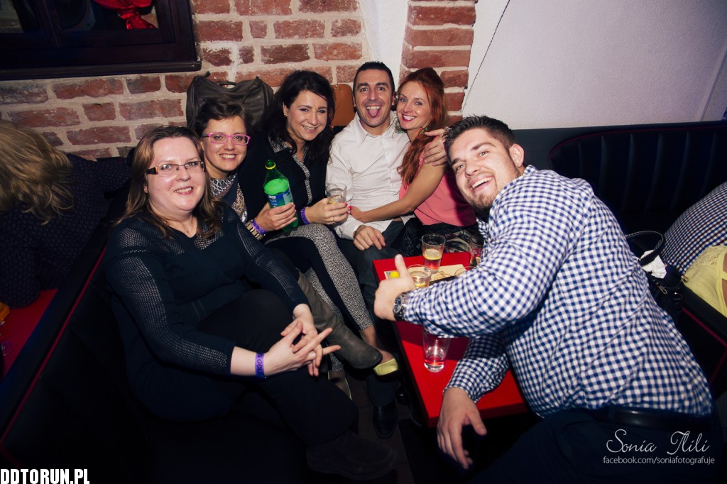 Sobotnia noc w Dancing Gold