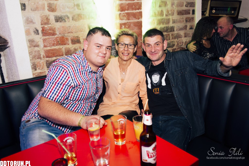 Sobotnia noc w Dancing Gold