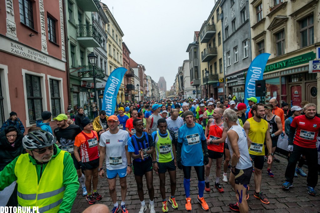 Biegacze biegali w Toruń Marathon