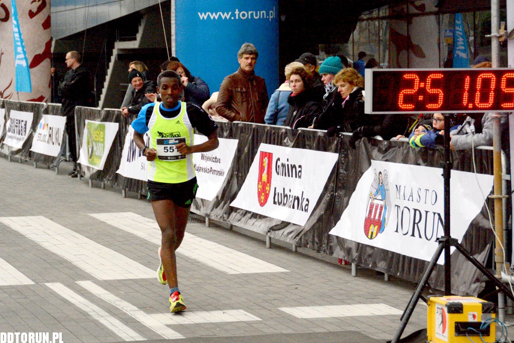 Biegacze biegali w Toruń Marathon