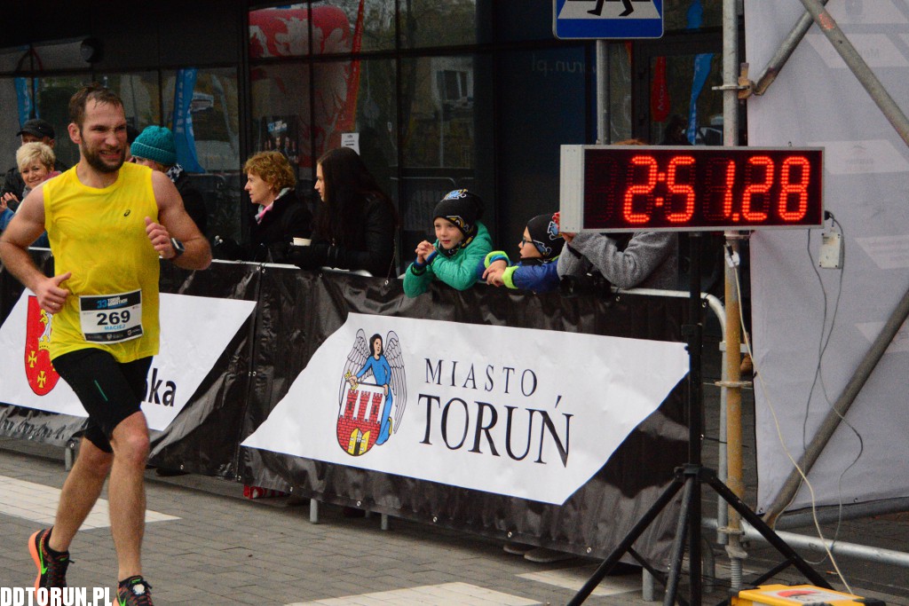 Biegacze biegali w Toruń Marathon