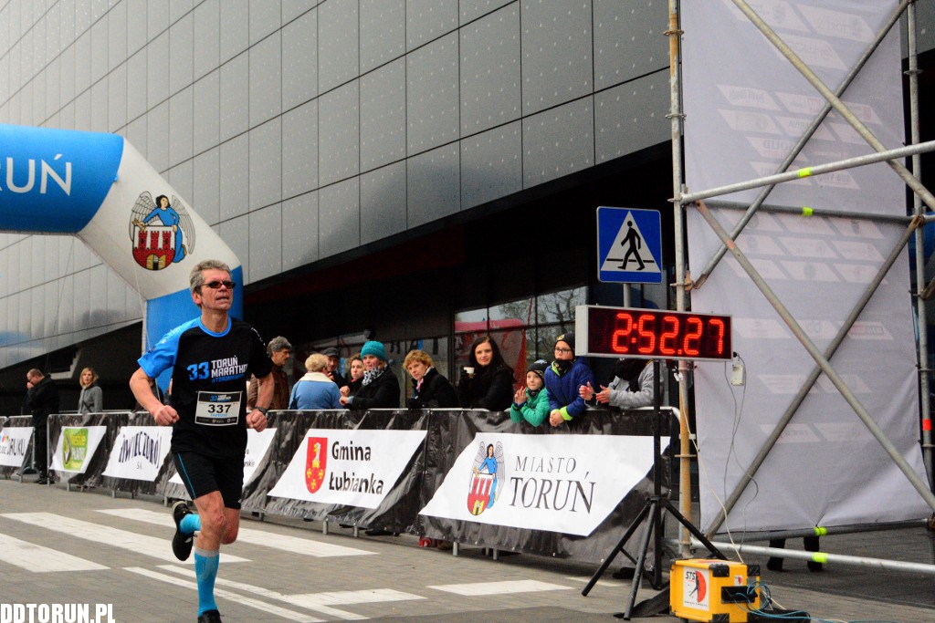 Biegacze biegali w Toruń Marathon