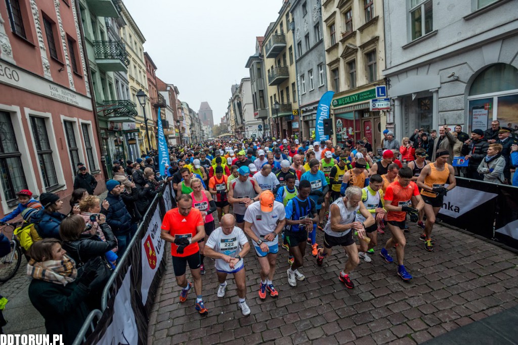 Biegacze biegali w Toruń Marathon