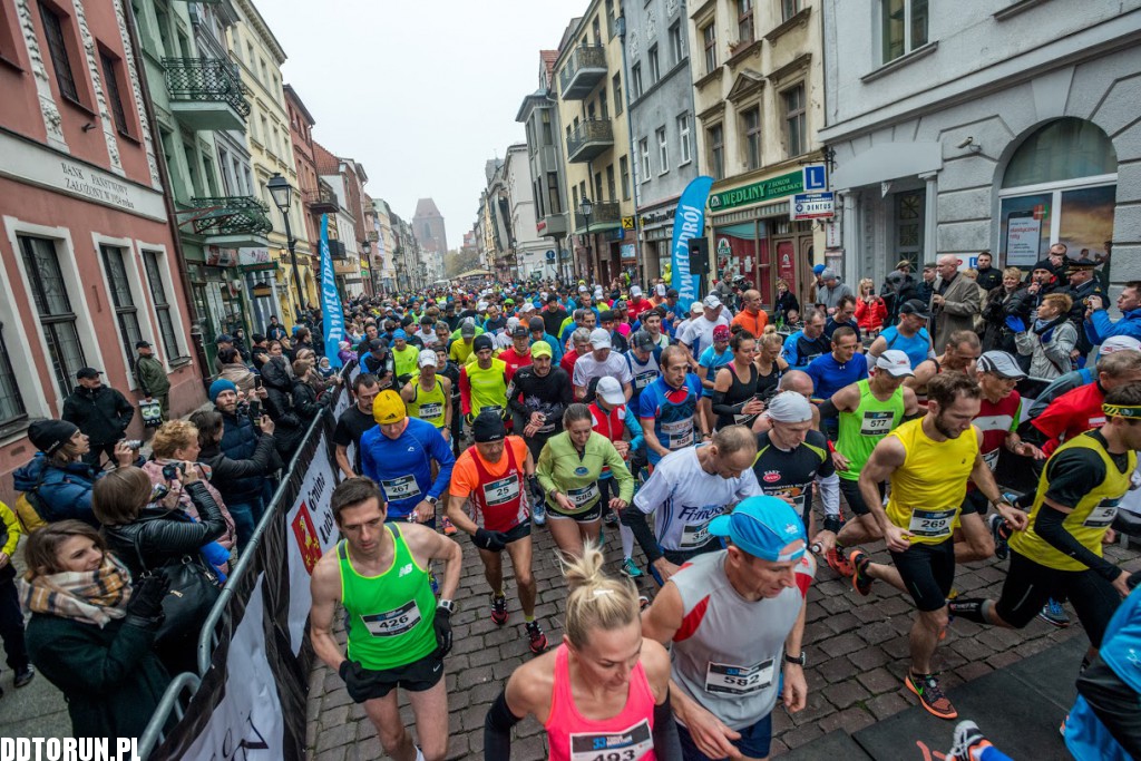 Biegacze biegali w Toruń Marathon