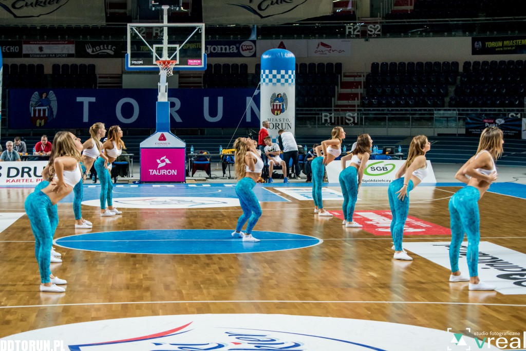 Tak wspierały koszykarzy cheerleaderki