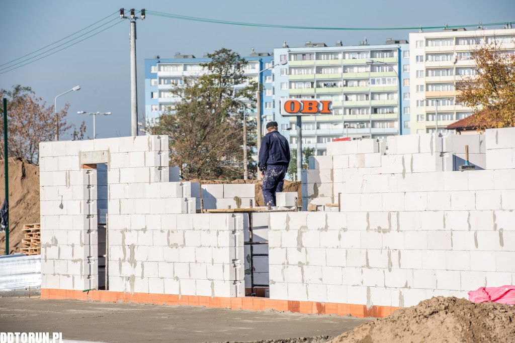 Budowa boiska na osiedlu Na Skarpie
