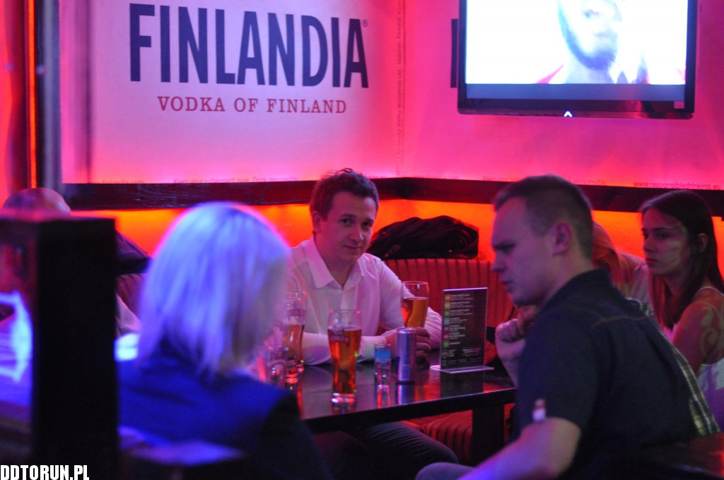 Gorący wieczór w Kredensie