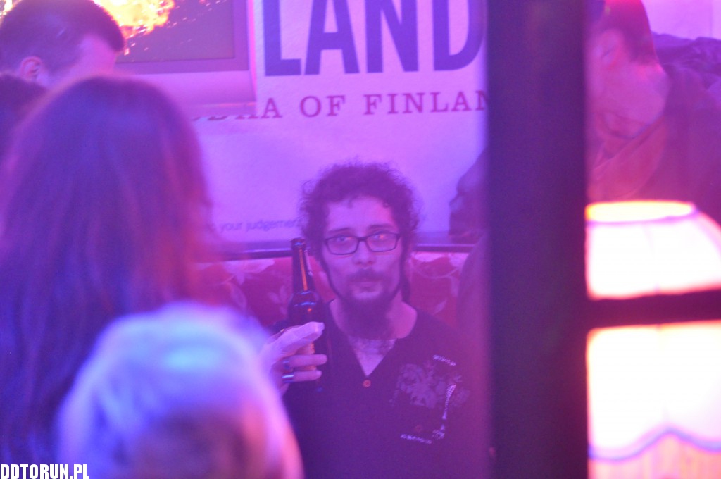 Gorący wieczór w Kredensie