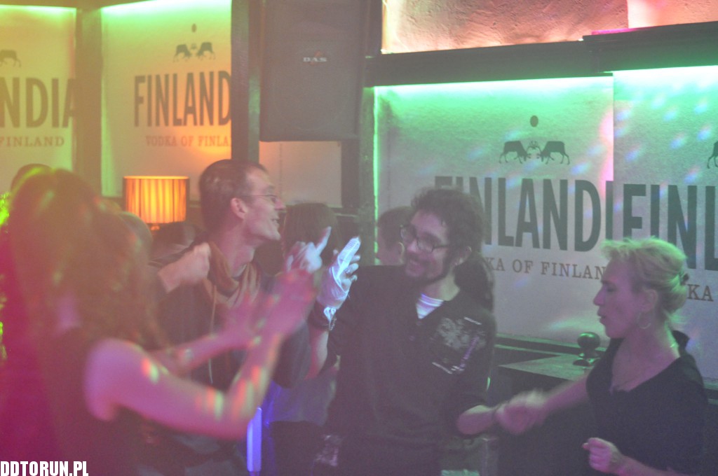 Gorący wieczór w Kredensie