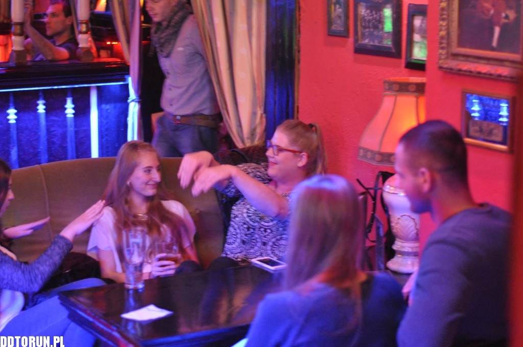 Gorący wieczór w Kredensie