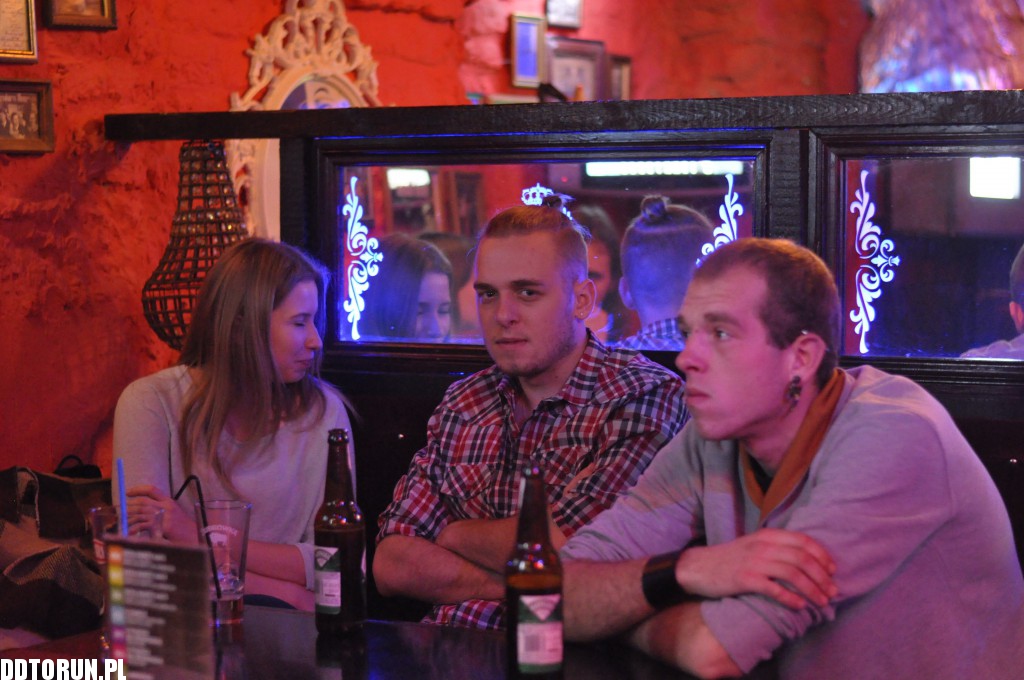 Gorący wieczór w Kredensie