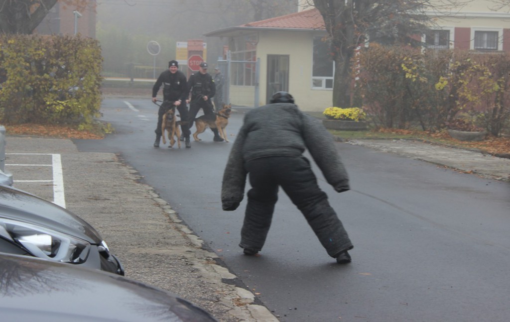Bomba w jednostce wojskowej