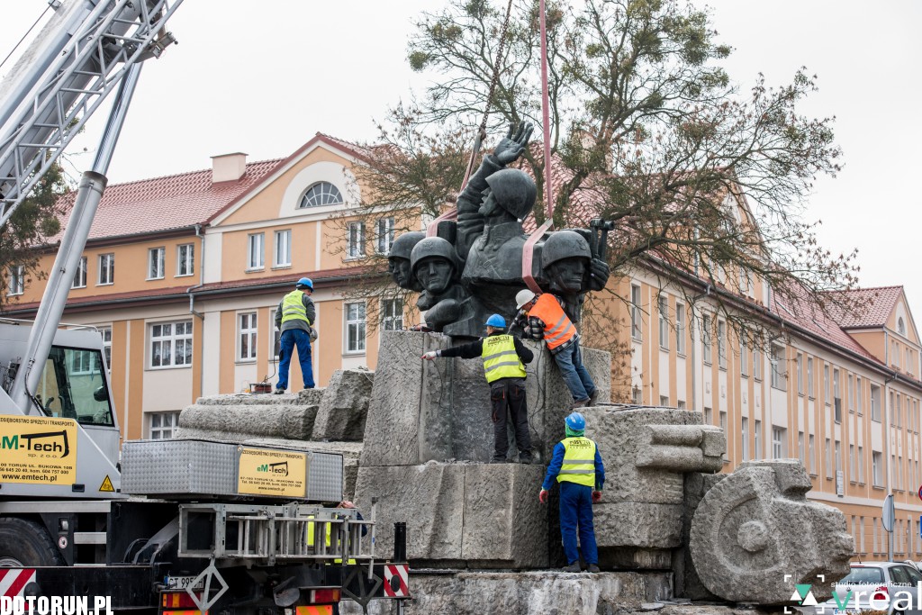 Pomnik idzie na nowe miejsce