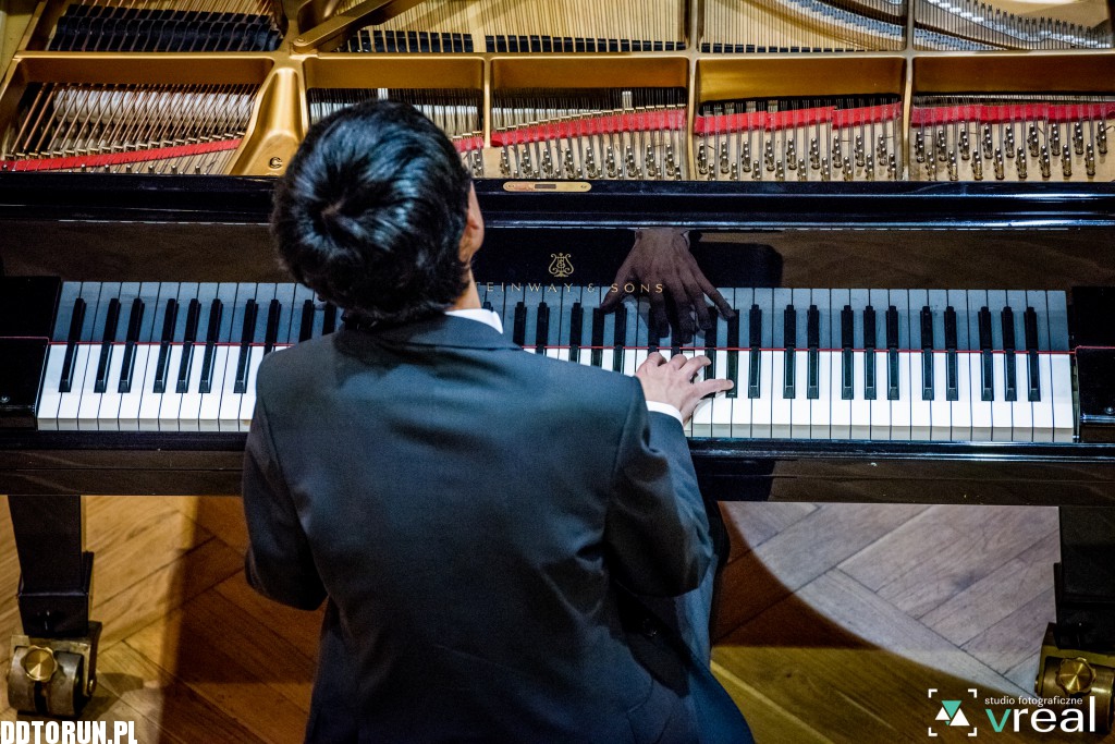 Recital Erica Lu w Dworze Artusa