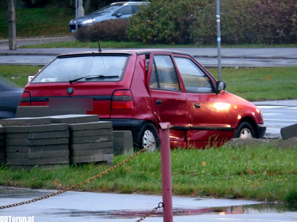 Kolizja na osiedlu Na Skarpie