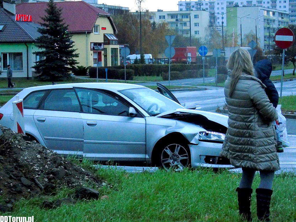 Kolizja na osiedlu Na Skarpie