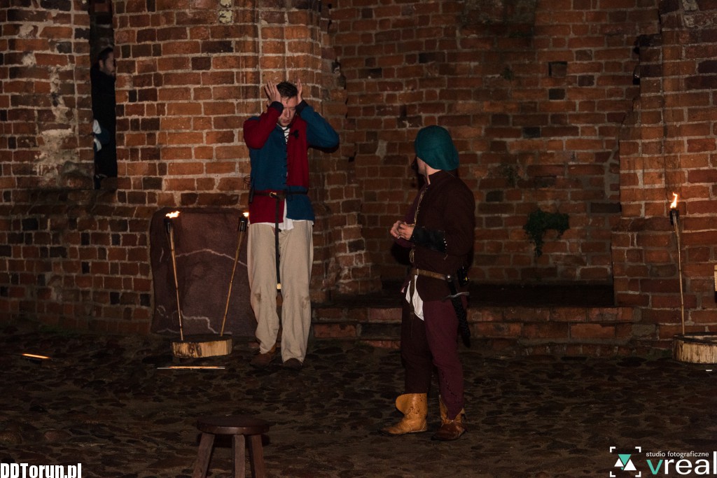 Inscenizacja historyczna w ruinach Zamku
