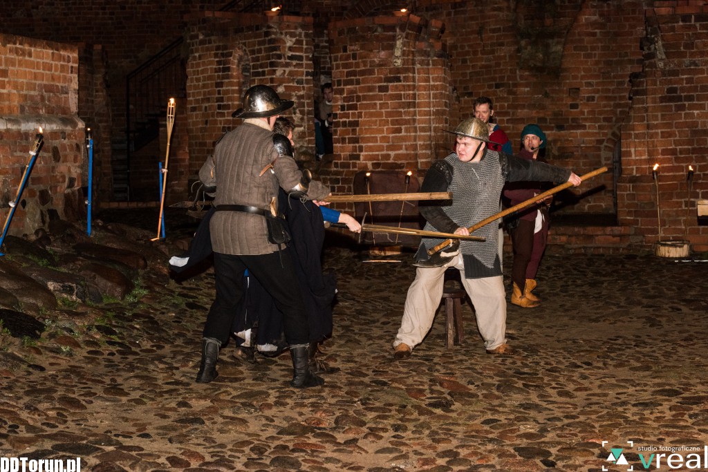 Inscenizacja historyczna w ruinach Zamku