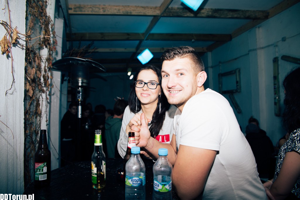 Piątkowa imprezowa noc w NRD