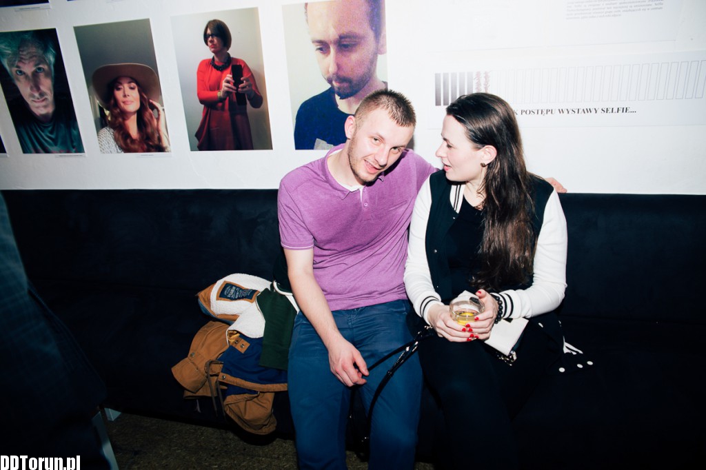 Piątkowa imprezowa noc w NRD