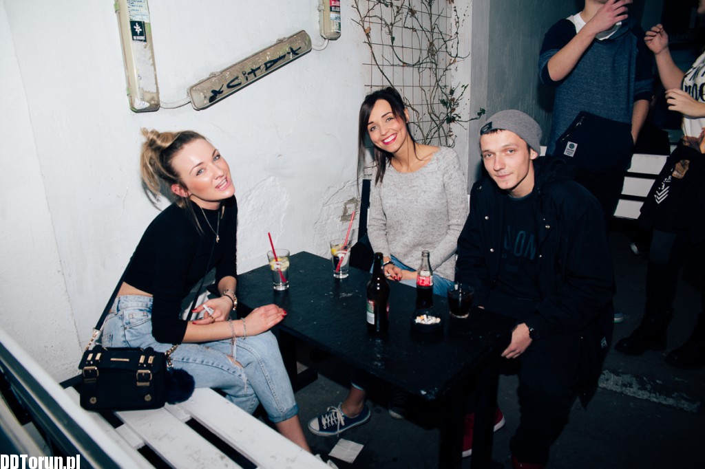 Piątkowa imprezowa noc w NRD