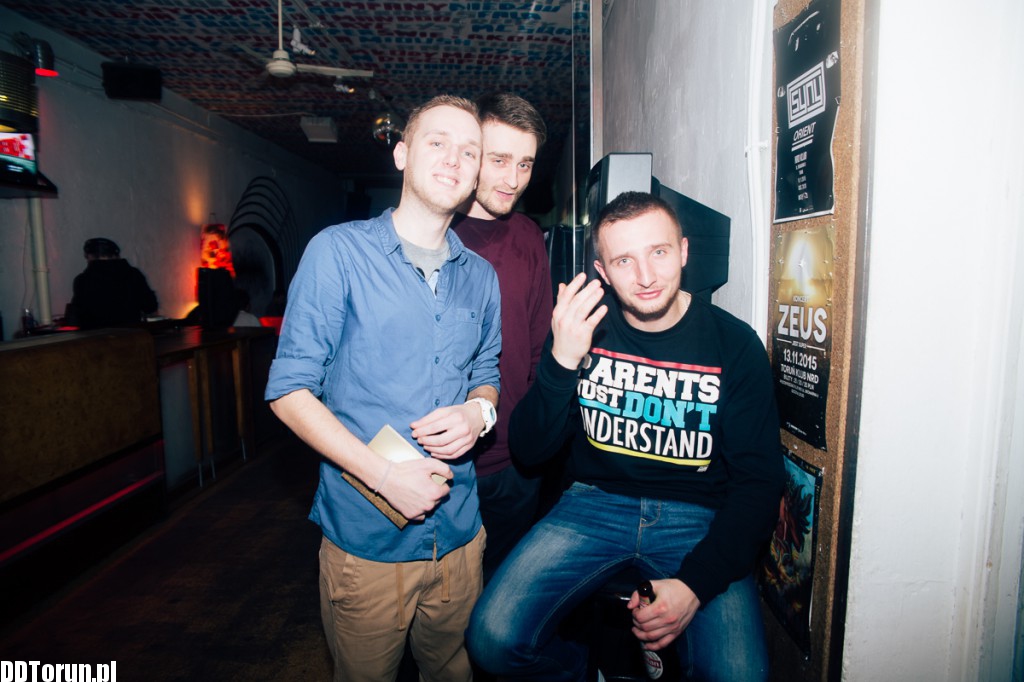 Piątkowa imprezowa noc w NRD