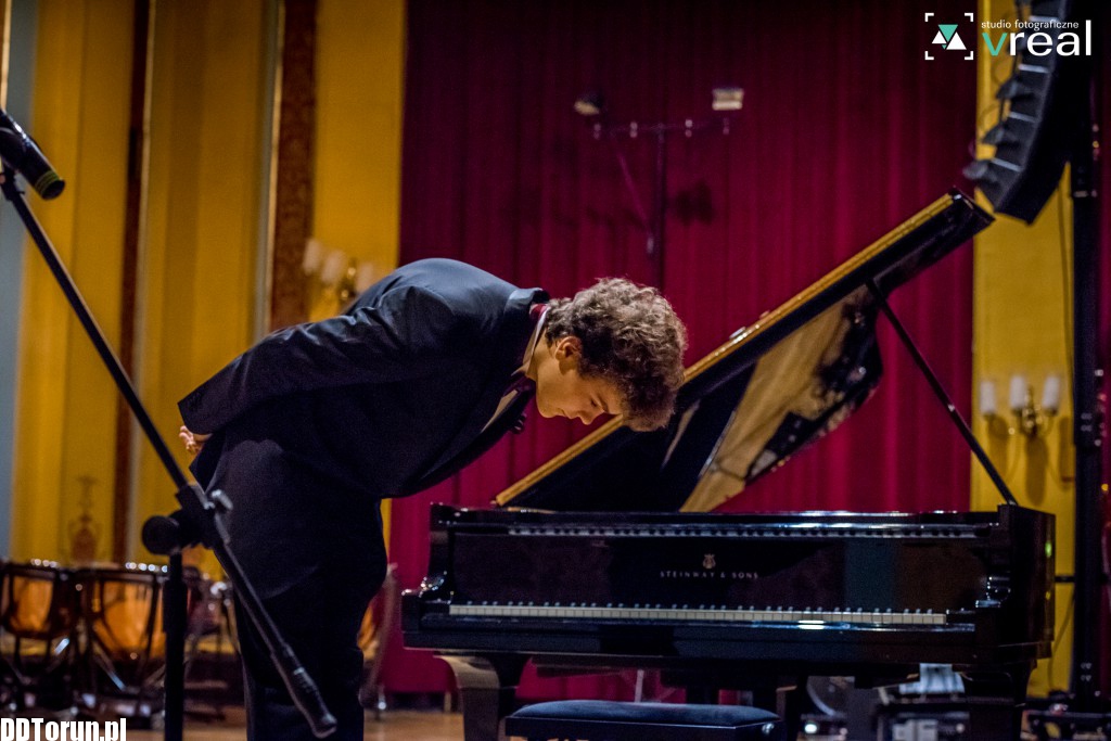 Szymon Nehring w Dworze Artusa
