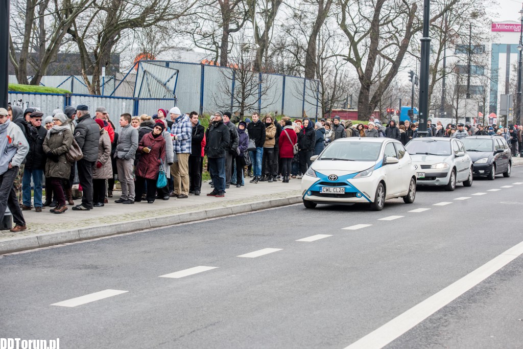 Długa kolejka przed CKK Jordanki