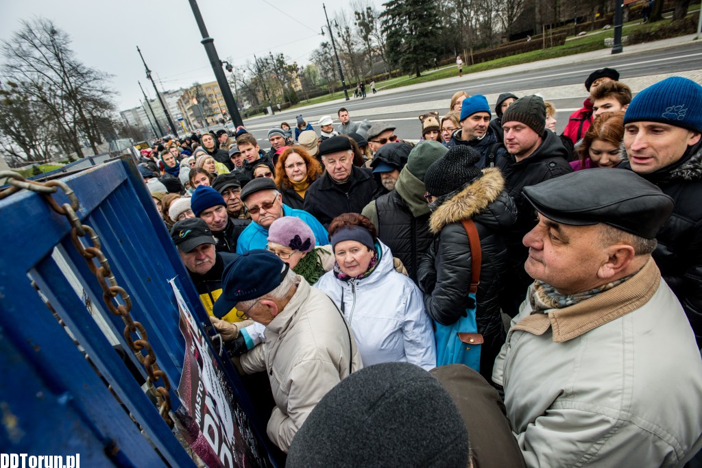 Długa kolejka przed CKK Jordanki