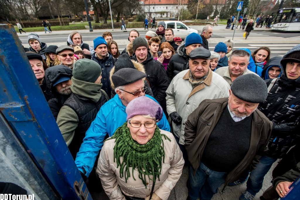 Długa kolejka przed CKK Jordanki