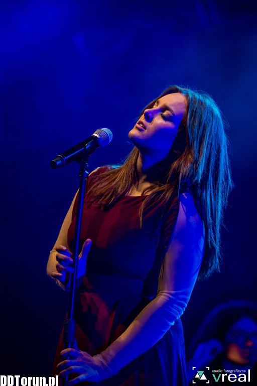 Akustyczny koncert Ewy Farnej